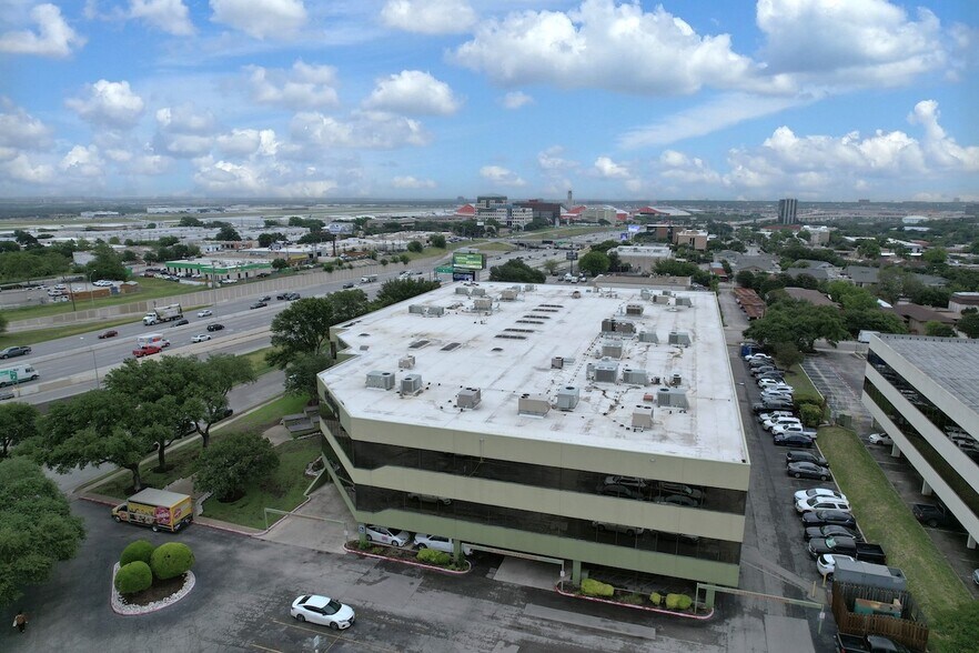 More Photos Of 10500 Heritage Blvd, San Antonio Office For Lease
