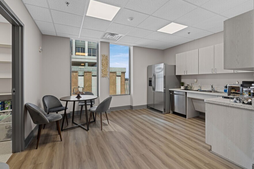 More Photos Of 300 James Robertson Pky, Nashville Office Residential For Lease