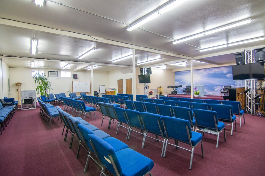 More Photos Of 21529 Menlo Ave, Torrance Light Manufacturing For Sale