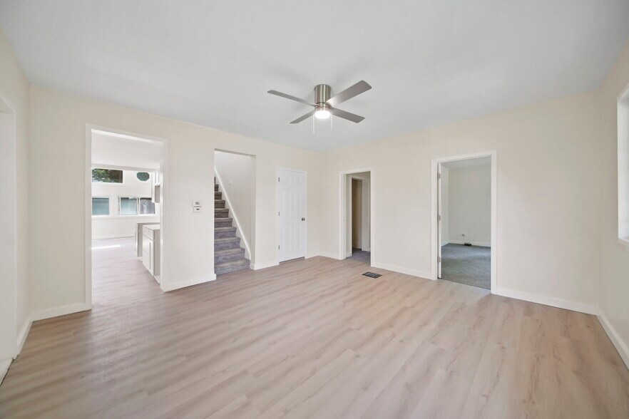 More Photos Of 15379 Howard Rd, Hanover Flex For Sale