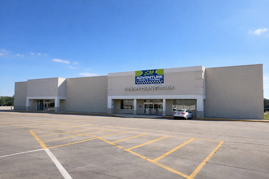 More Photos Of 9444 Highway 49, Gulfport Freestanding For Sale