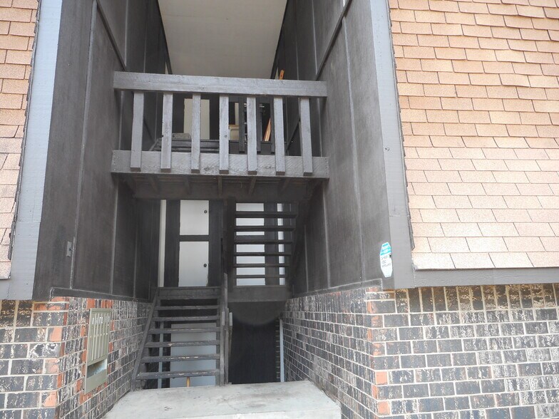 More Photos Of 8492 Lane Dr, Raytown Apartments For Sale