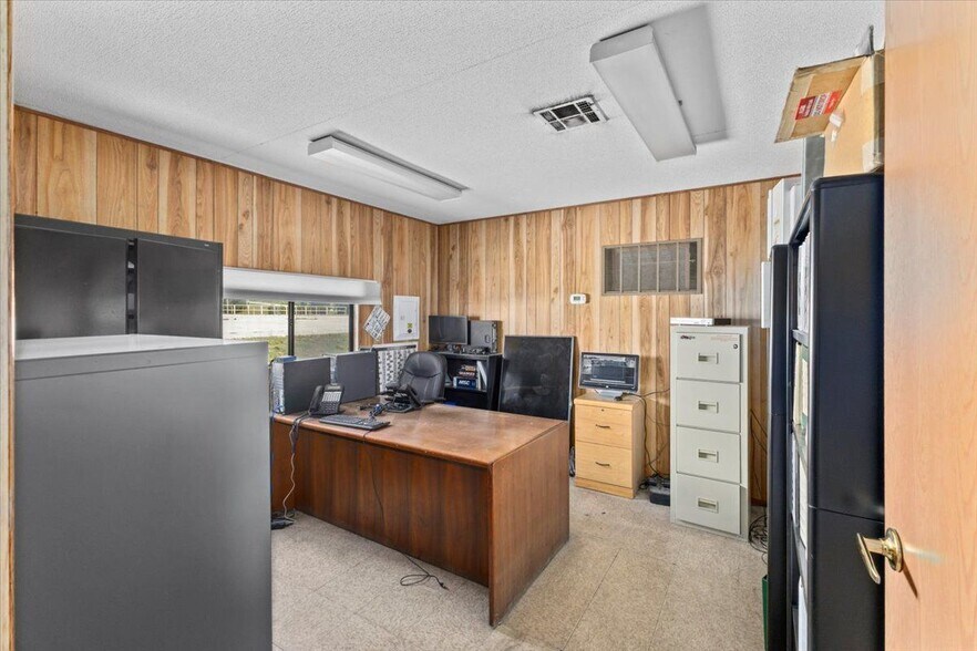 More Photos Of 1230 Pottertown Rd, Midway Distribution For Sale