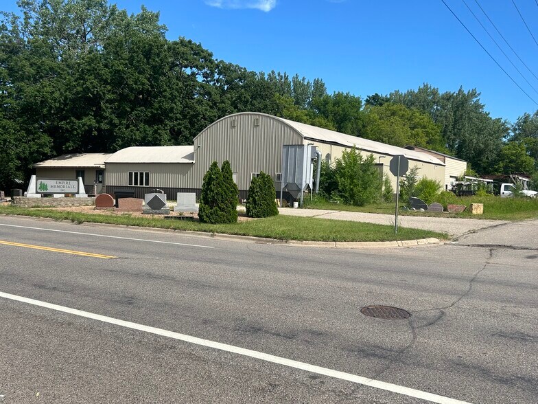 More Photos Of 711 Main St E, Melrose Manufacturing For Sale