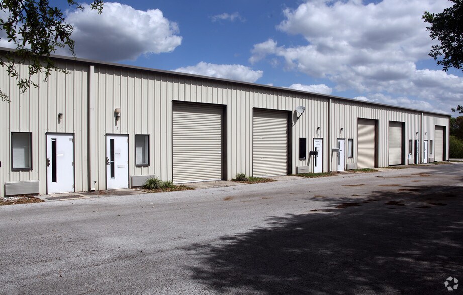More Photos Of 808 Woodrow Wilson St, Plant City Warehouse For Lease
