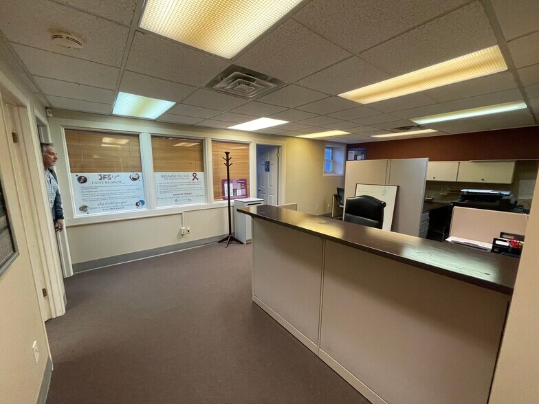 More Photos Of 256 Columbia Tpke, Florham Park Medical For Lease