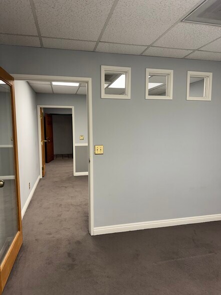 More Photos Of 30423 Canwood St, Agoura Hills Office For Sale