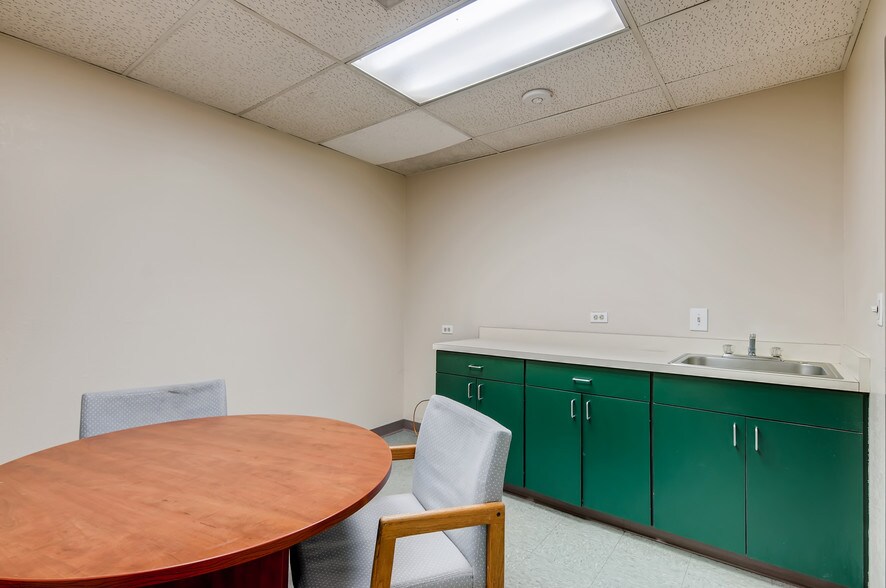 More Photos Of 5550 Joliet St, Denver Warehouse For Sale