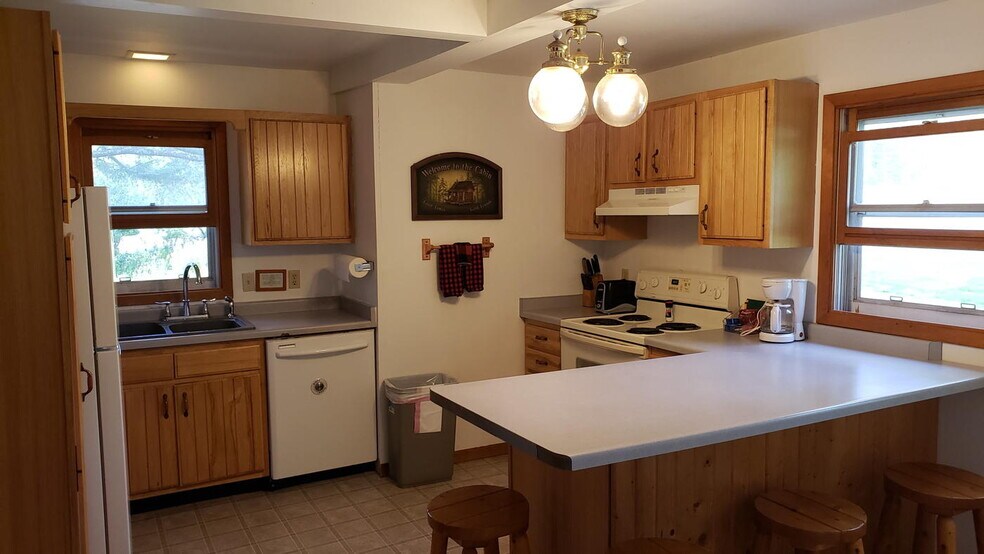 More Photos Of 9000 Congdon Blvd, Duluth Hotel For Sale