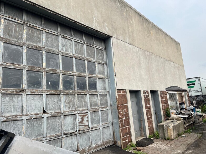 More Photos Of 9512 Railroad Ave, North Bergen Warehouse For Sale