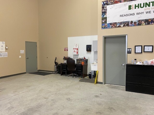 More Photos Of 7003 Highway 225, Deer Park Warehouse For Lease