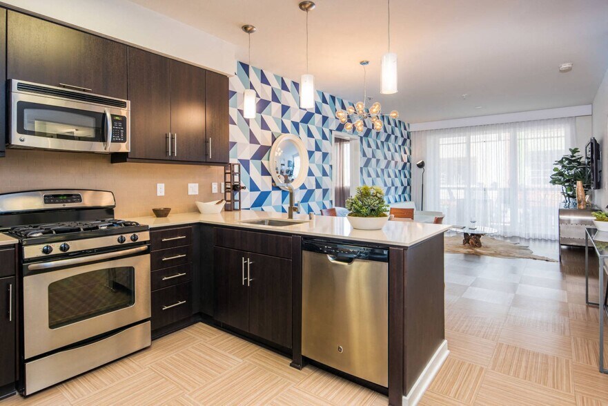 More Photos Of 13488 Maxella Ave, Marina Del Rey Apartments For Lease