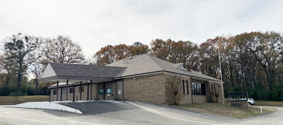 Primary Photo Of 5705 Valley Rd, Fairfield Bank For Sale