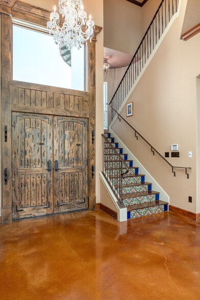 More Photos Of 1300 Bluff St, Austin Flex For Sale