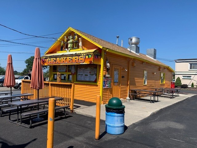 Primary Photo Of 3531 Freemansburg Rd, Bethlehem Freestanding For Sale