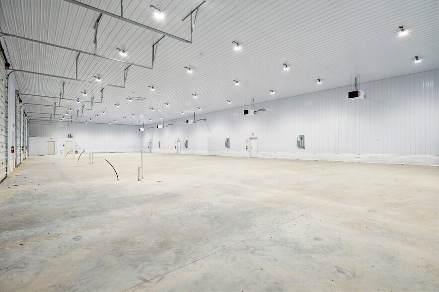 More Photos Of 1600 Porter Rd, Bear Distribution For Lease