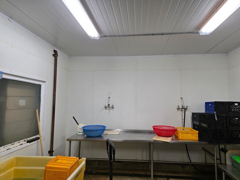 More Photos Of 534 Stanford, Los Angeles Warehouse For Sale