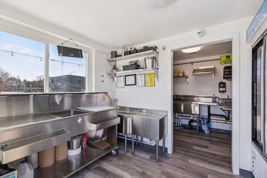 More Photos Of 6875 W 38th Ave, Wheat Ridge General Retail For Lease