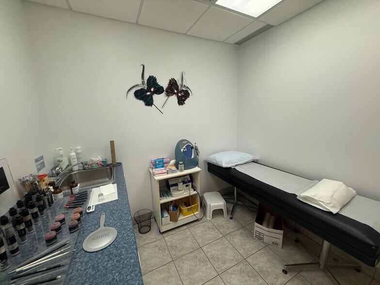 More Photos Of 9833 Tecumseh Rd E, Windsor Medical For Sale