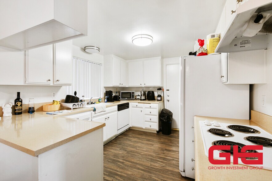 More Photos Of 121 E Live Oak St, San Gabriel Apartments For Sale