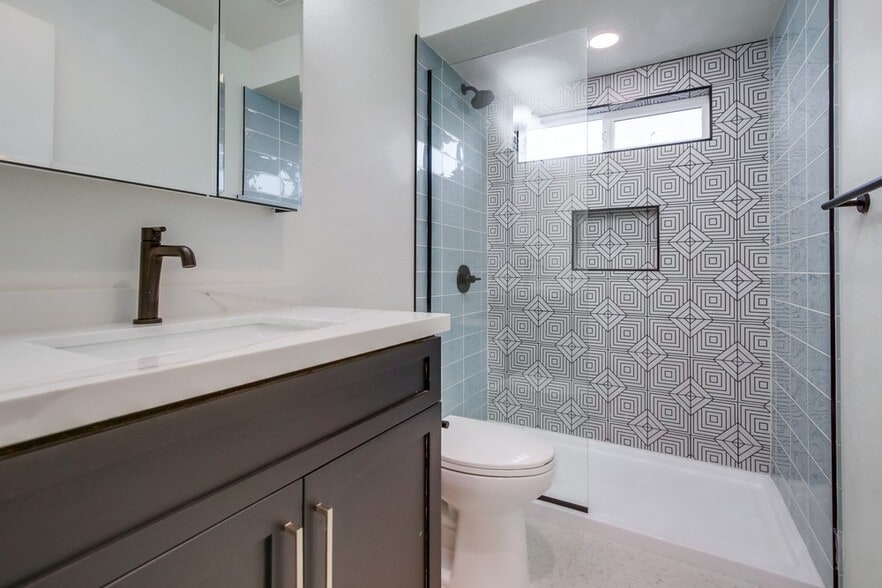 More Photos Of 3449 Ocean Front Walk, San Diego Apartments For Sale