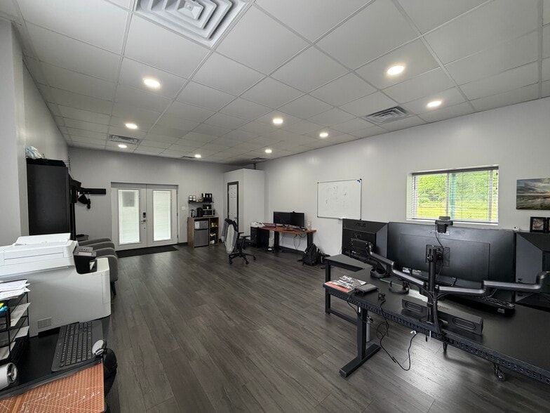 More Photos Of 144 Dance Hall Rd, Apollo Flex For Sale