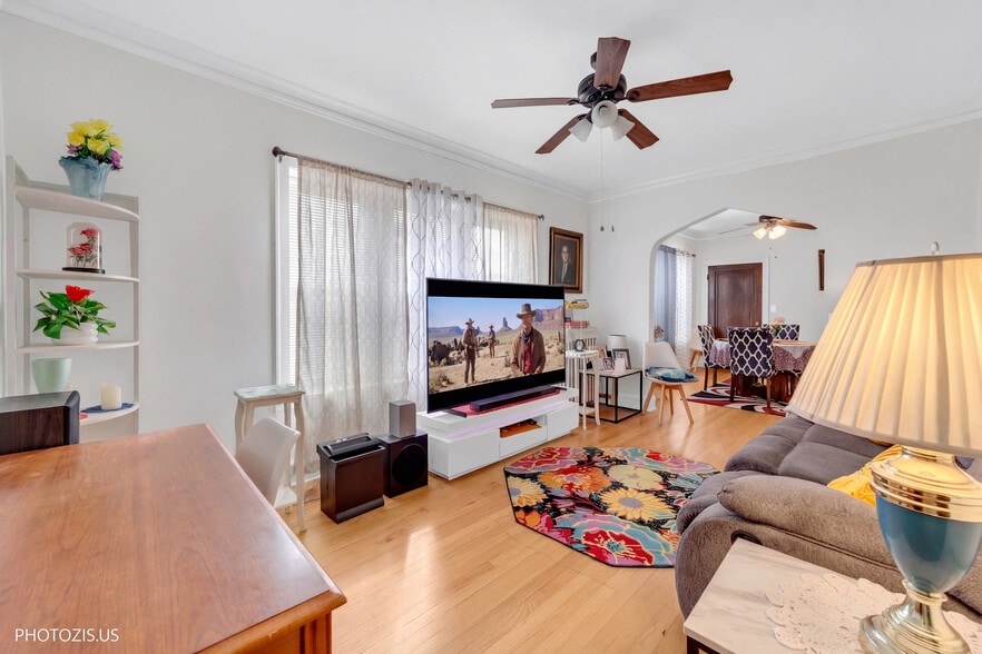 More Photos Of 6533 W North Ave, Oak Park Storefront Retail Office For Sale