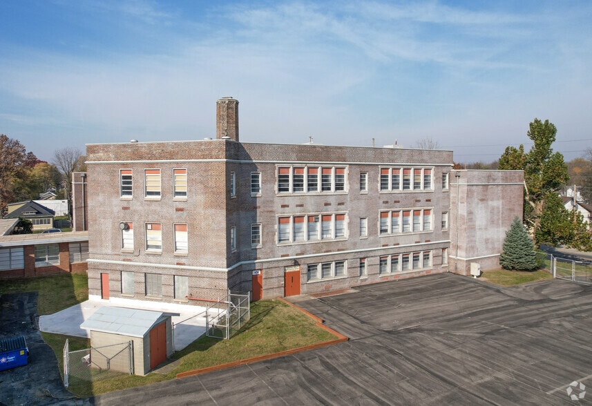 More Photos Of 4101 E 30th St, Indianapolis Office For Sale