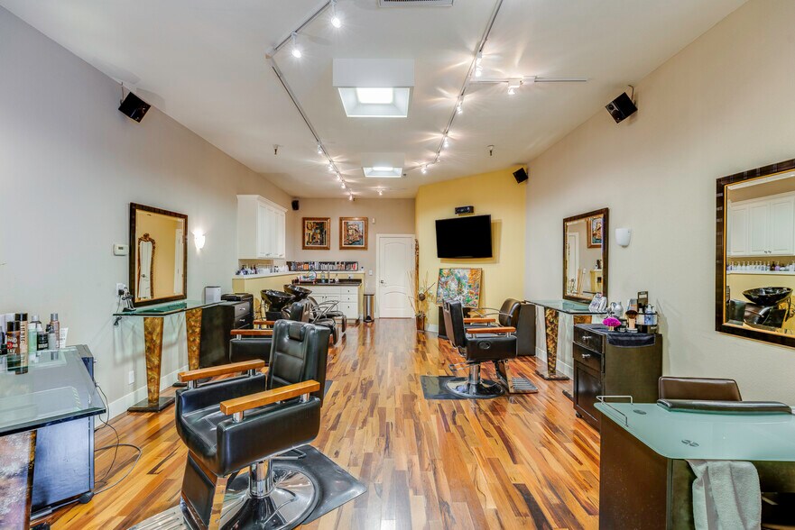 More Photos Of 14572 Big Basin Way, Saratoga Storefront For Sale