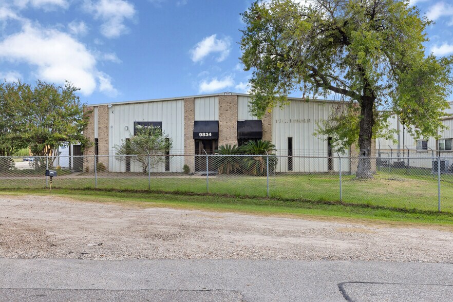 Primary Photo Of 9834 Windmill Park Ln, Houston Warehouse For Sale