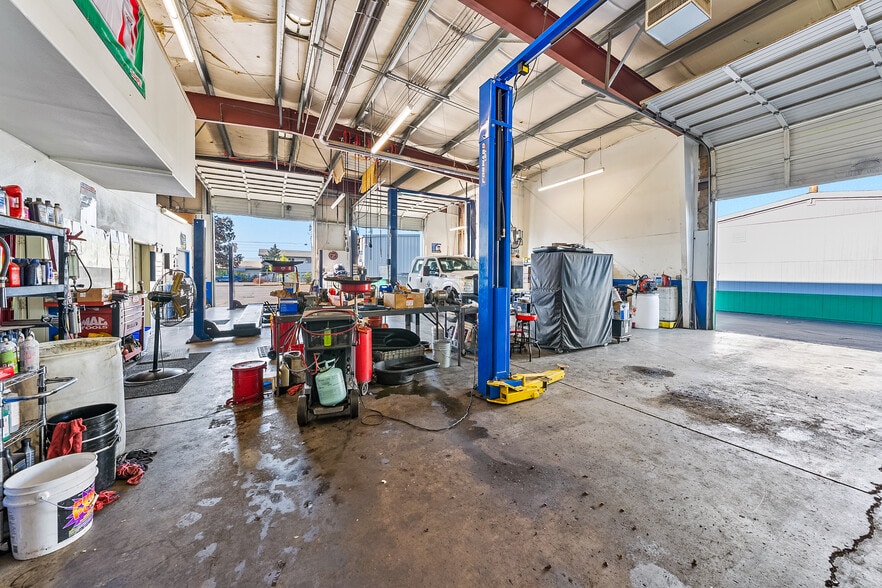More Photos Of 3311 Biddle Rd, Medford Auto Repair For Sale