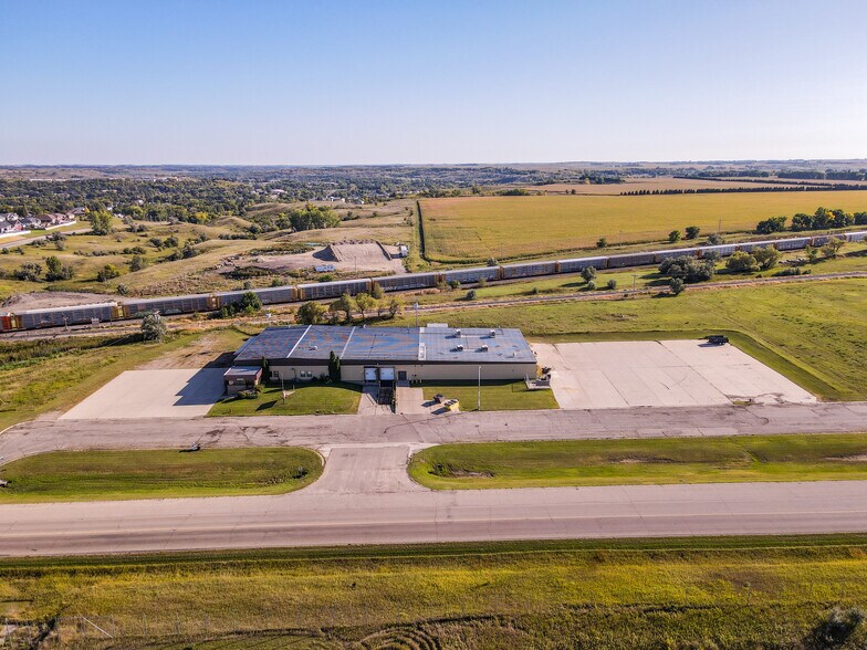More Photos Of 1025 4 Bottle Dr, Valley City Industrial For Lease