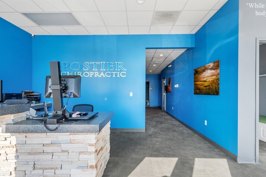 More Photos Of 809 N 3rd St, Manhattan Storefront Retail Office For Lease