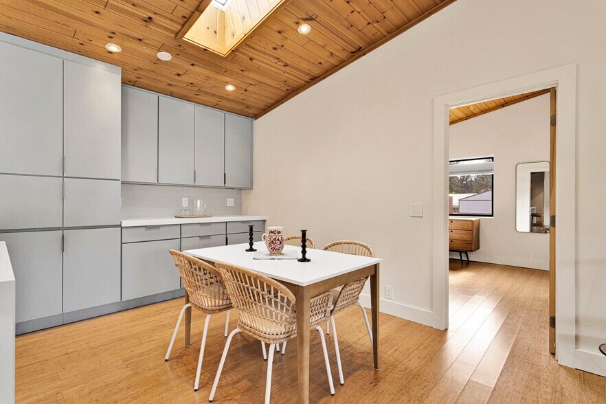 More Photos Of 614 W Fairway Blvd, Big Bear City Warehouse For Sale