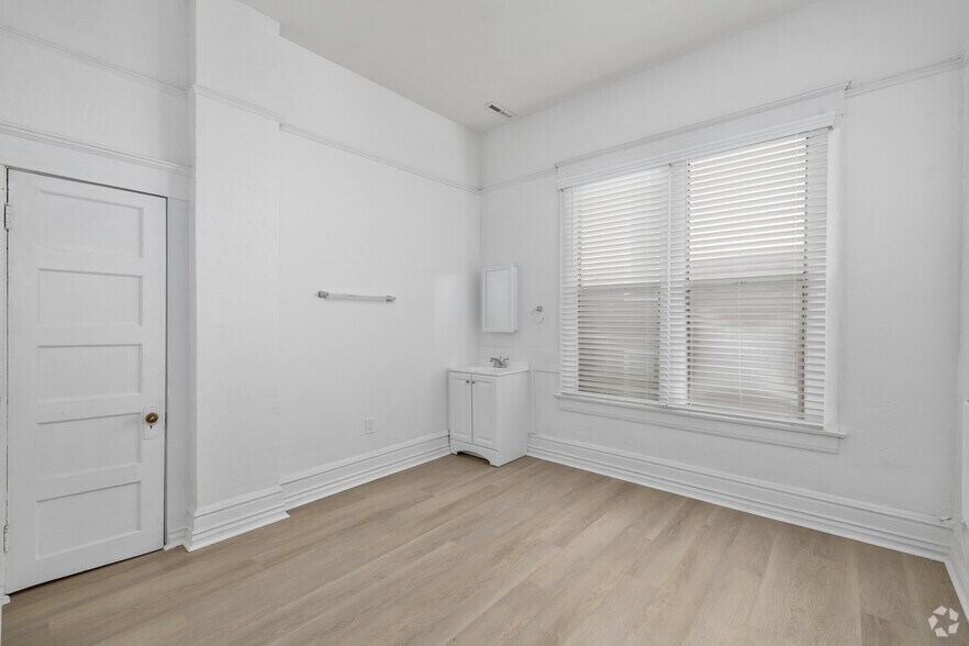 More Photos Of 3942 8th Ave, San Diego Apartments For Sale