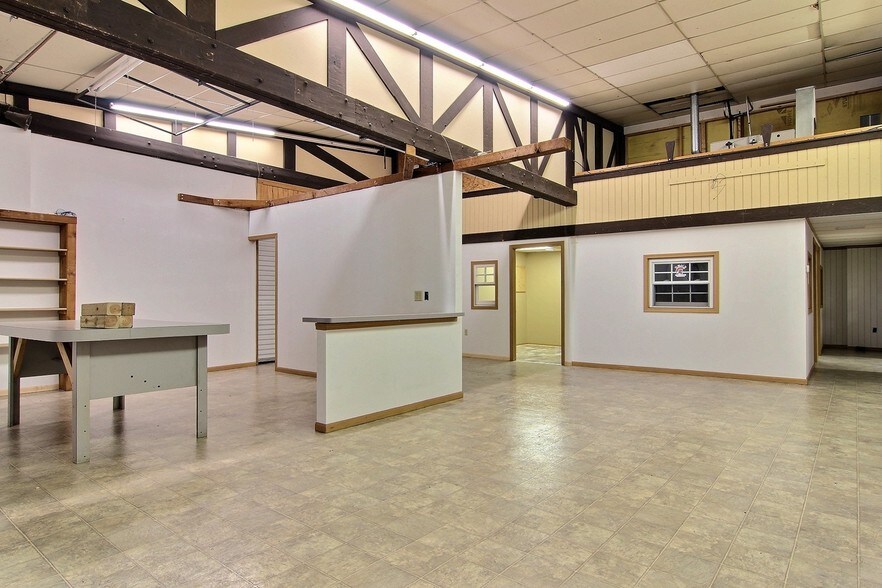 More Photos Of 2701 W 45th Ave, Gary Light Distribution For Lease