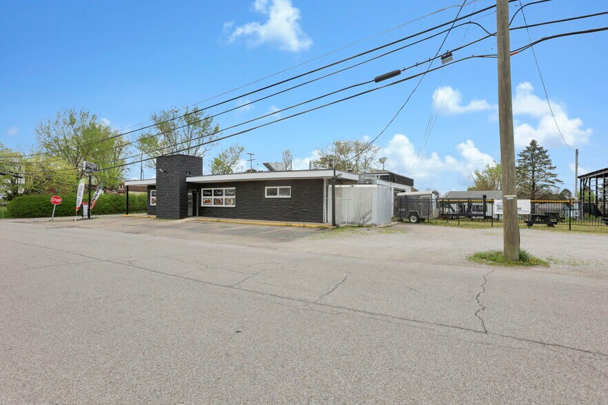 More Photos Of 609 Mill St, New Lexington Restaurant For Sale