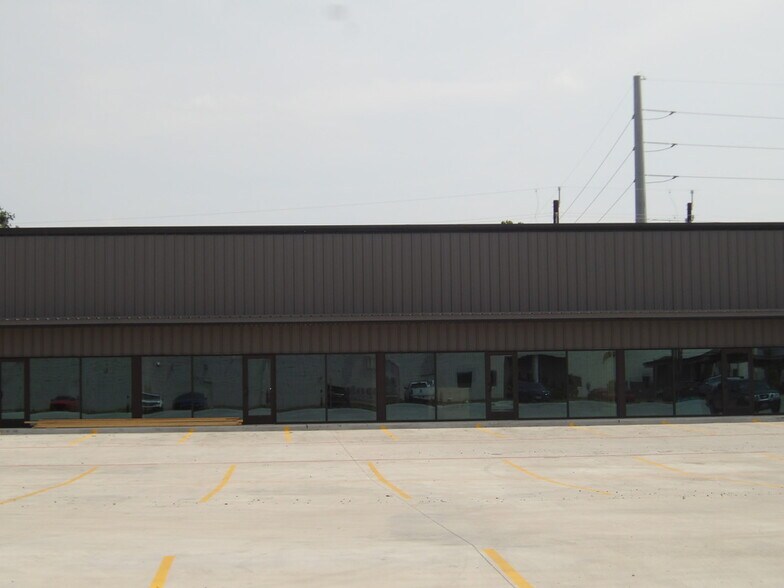 More Photos Of 1222 Dixieland Rd, Harlingen Storefront Retail Office For Lease