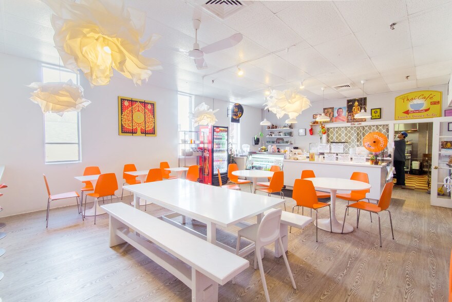 More Photos Of 43 Grove St, Peterborough Freestanding For Sale