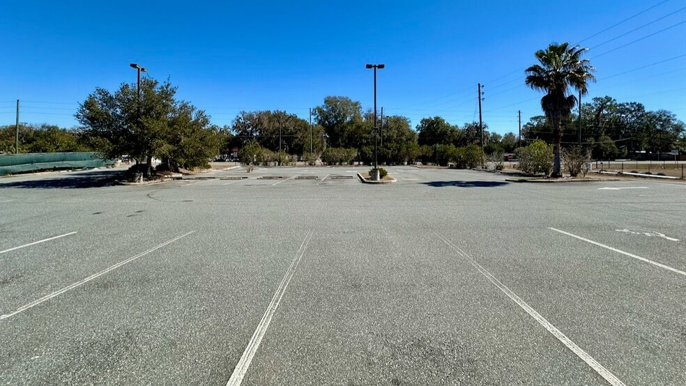 More Photos Of 3365 E Millwood Ln, Hernando Freestanding For Sale