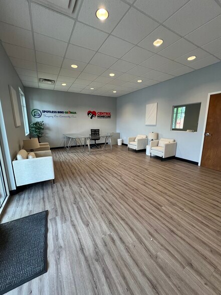 More Photos Of 3905 Johns Creek Ct, Suwanee Medical For Lease