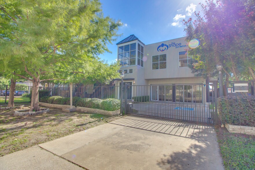 More Photos Of 4235 Cedar Springs Rd, Dallas Office For Sale