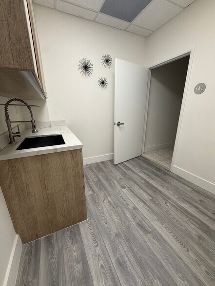 More Photos Of 7950 NW 53rd St, Doral Medical For Lease