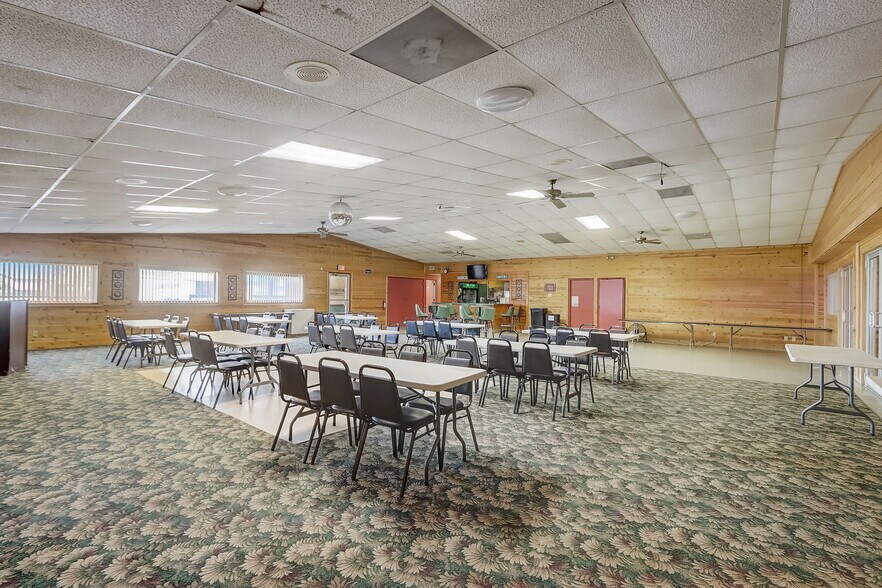 More Photos Of 711 W Racine St, Jefferson Restaurant For Sale