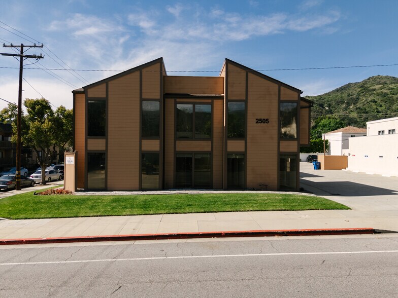 More Photos Of 2505 Canada Blvd, Glendale Office For Lease
