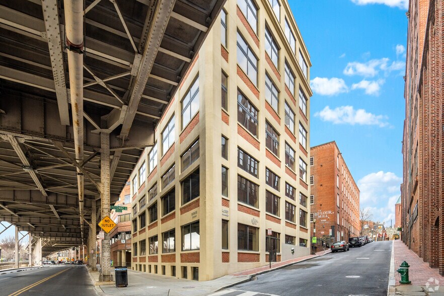 More Photos Of 1000 Potomac St NW, Washington Office For Lease