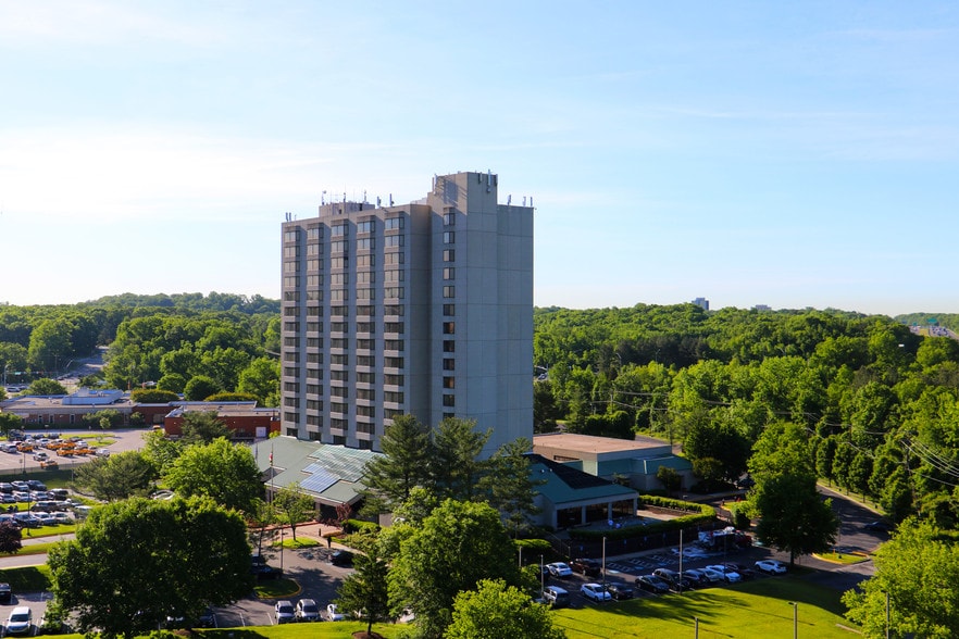 More Photos Of 6305 Ivy Ln, Greenbelt Office For Lease