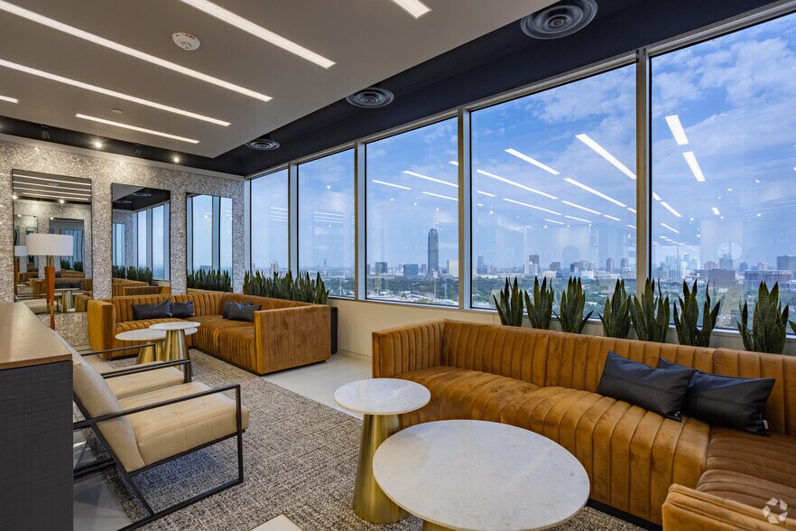 More Photos Of 24 Greenway Plz, Houston Office For Lease