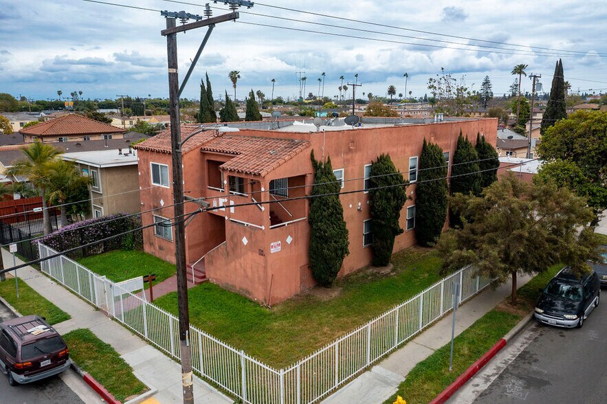 More Photos Of 1152 W 88th St, Los Angeles Apartments For Sale