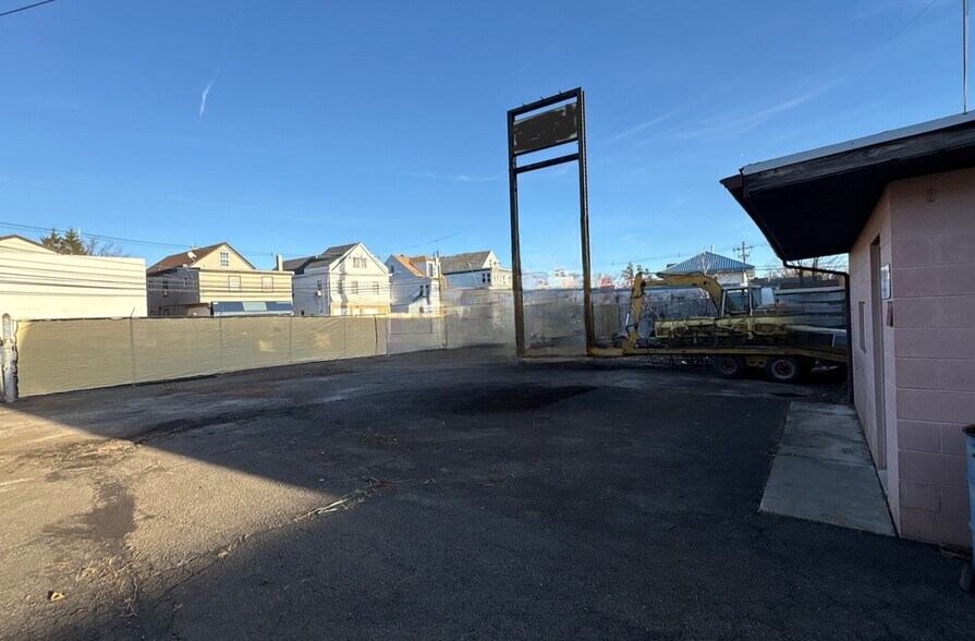 More Photos Of 241 Belmont Ave, Haledon Land For Lease